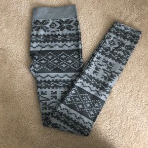 Black and Grey patterned leggings